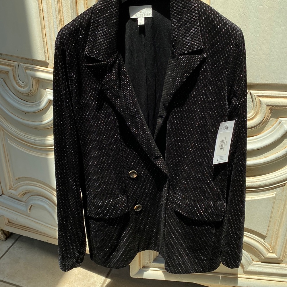 NWT black blazer with silver metallic thread